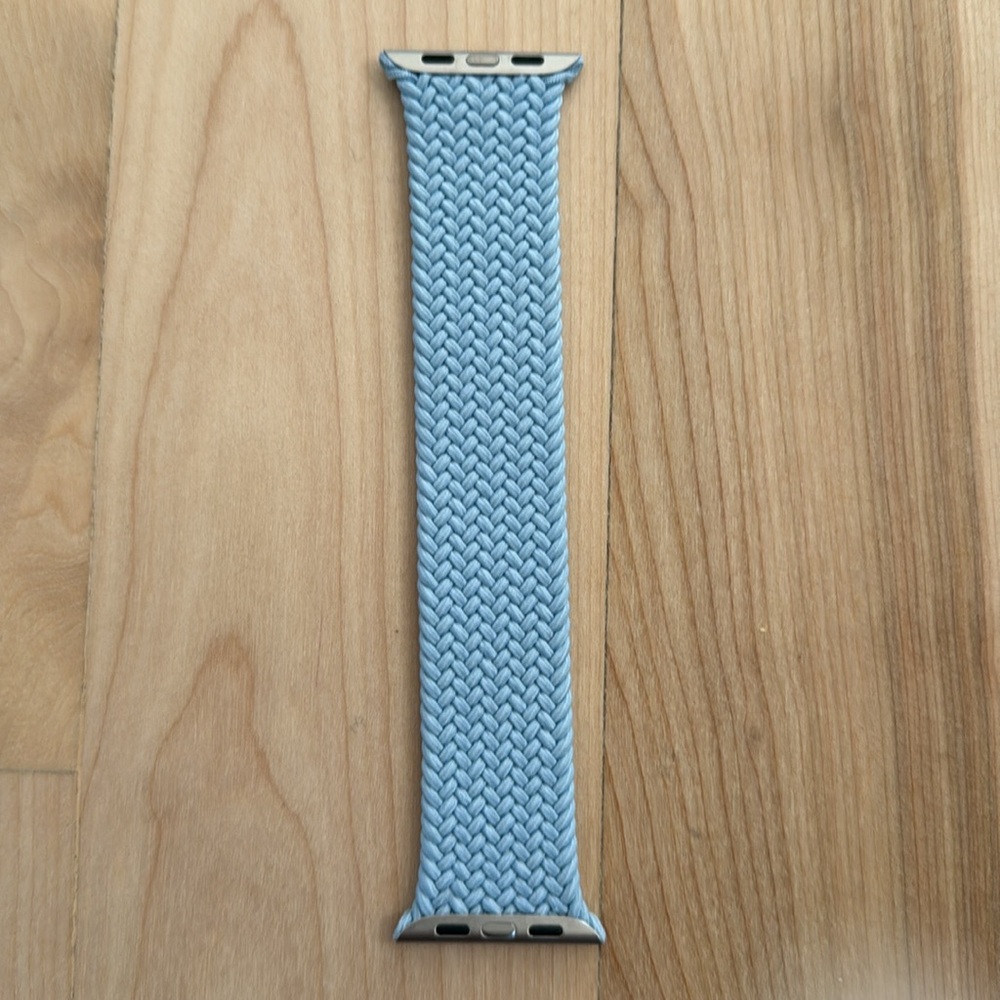 Genuine Apple 45mm AppleWatch Braided Solo Loop size 5
